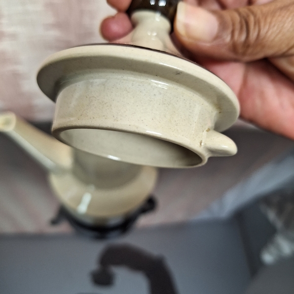 Vintage STRAWBERRIES 🍓 pitcher with lid, freezer to oven stoneware. - Picture 9 of 13